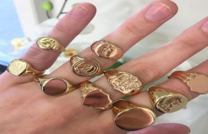style a signet ring