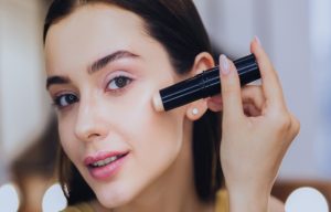 Quick Tips to Choose the Right Concealer for Your Skin